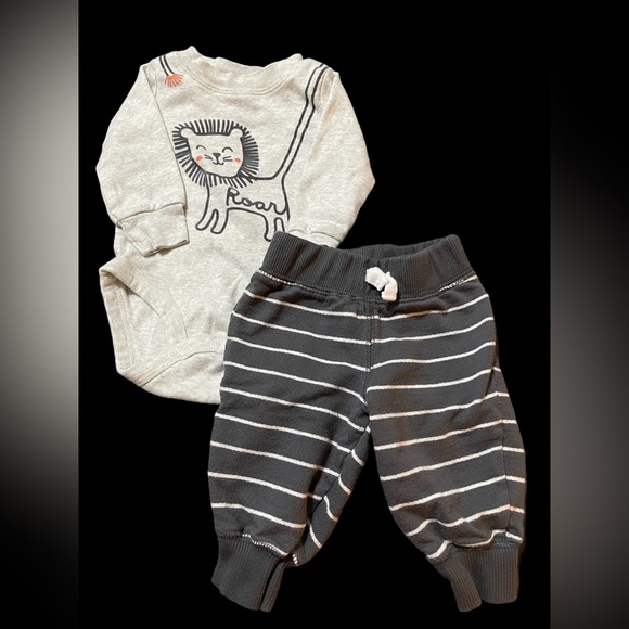 Carter’s Baby Boy Outfit Bundle - Picture 4 of 7